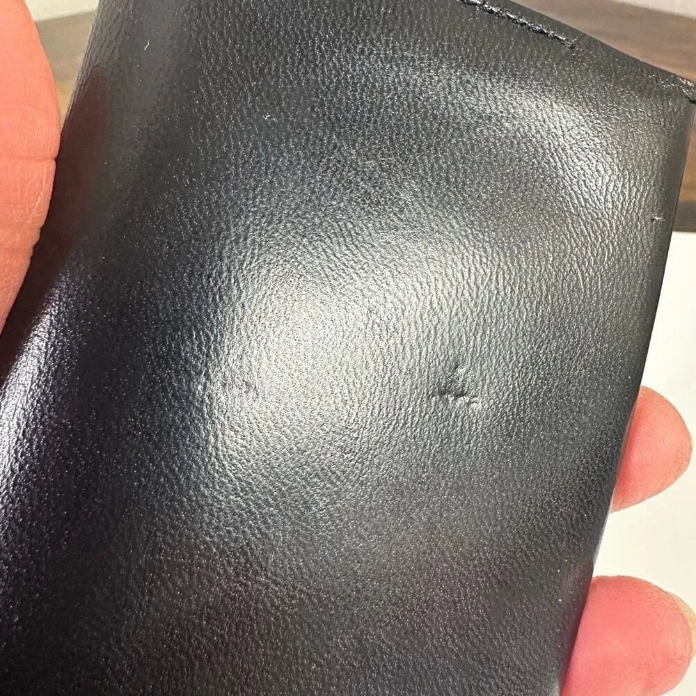 Valentino Garavani Slim Bifold Card Wallet Black‎